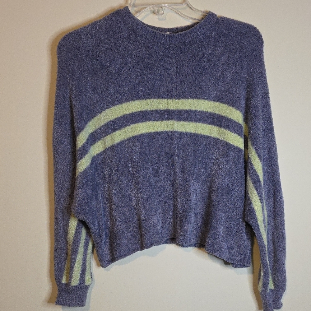 Hello Nite Cozy Grey and Green Women's Sweater.  Feels like a dream!  Size Sm.